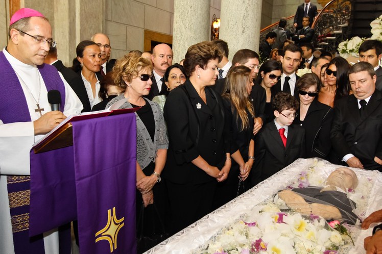 Dilma e Antonio Anastasia participam do velório de José Alencar 1
