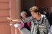 Dilma acena para populares da varanda da Casa Rosada 1
