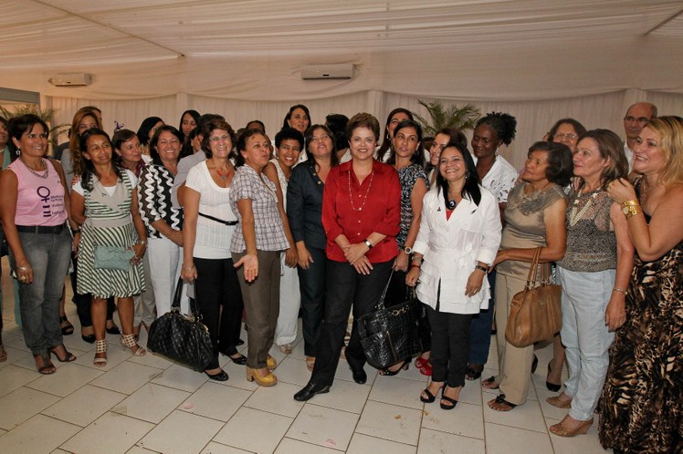 Dilma posa para foto com prefeitas 1