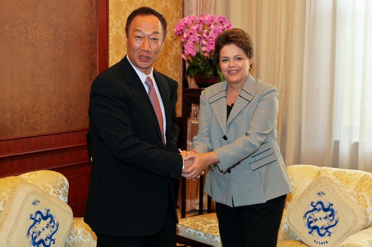 Dilma durante encontro com o presidente da Empresa Foxconn, Terry Gou 2