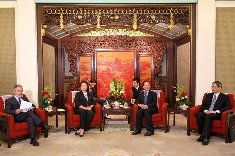 Dilma Rousseff em encontro com o primeiro-ministro da China, Wen Jiabao 3