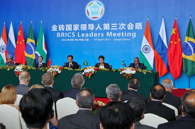 Presidenta Dilma Rousseff em declaração à imprensa na 3ª Cúpula dos BRICS 1 Presidenta Dilma Rousseff em declaração à imprensa na 3ª Cúpula dos BRICS 1