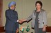 Dilma Rousseff cumprimenta o primeiro-ministro da Índia, Manmohan Singh 3