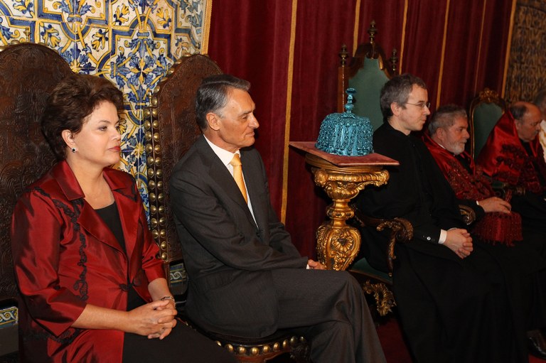 Presidenta Dilma Rousseff e presidente de Portugal, Aníbal Cavaco Silva, participam de cerimônia de outorga do título de Doutor Honoris Causa ao ex-presidente Lula 3 Presidenta Dilma Rousseff e presidente de Portugal, Aníbal Cavaco Silva, participam de cerimônia de outorga do título de Doutor Honoris Causa ao ex-presidente Lula 3