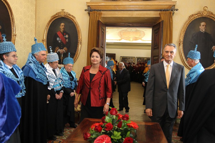 Presidenta Dilma Rousseff e presidente de Portugal, Aníbal Cavaco Silva, participam de cerimônia de outorga do título de Doutor Honoris Causa ao ex-presidente Lula 4