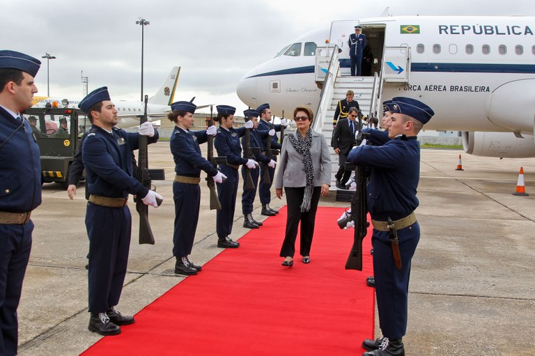 Presidenta Dilma Rousseff na chegada a Lisboa 2