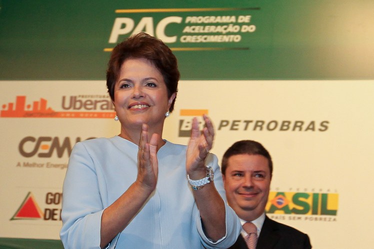 Presidenta Dilma Rousseff e o governador Antonio Anastasia na cerimônia de assinatura do Protocolo de Intenções para construção de fábrica e de gasoduto 1