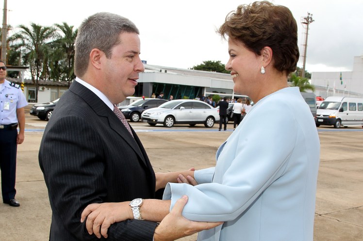 Presidenta Dilma Rousseff é recebida pelo governador de Minas Gerais, Antonio Anastasia 2