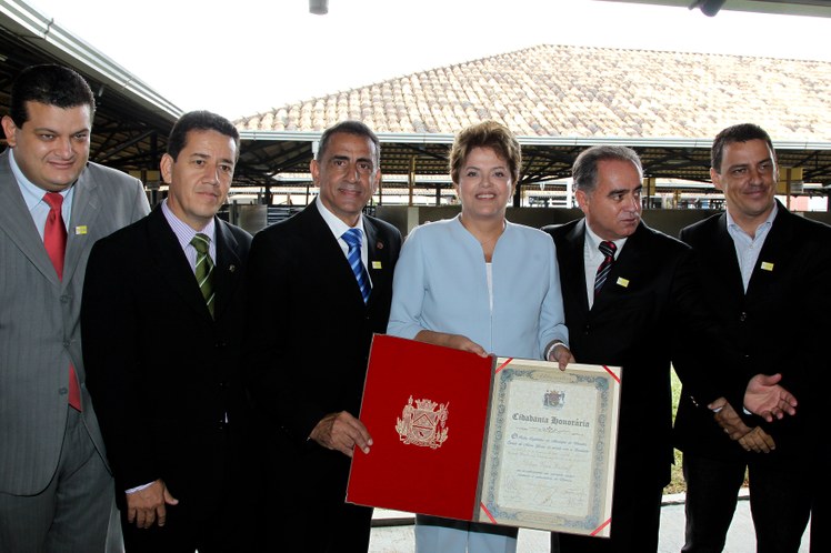 Presidenta Dilma Rousseff recebe título de cidadã honorária de Uberaba 1