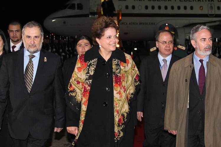 Presidenta Dilma Rousseff na chegada a Assunção 1