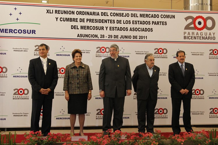 Presidenta posa para foto oficial da 41ª Cúpula de Presidentes dos Estados Partes do Mercosul e Estados Associados 1