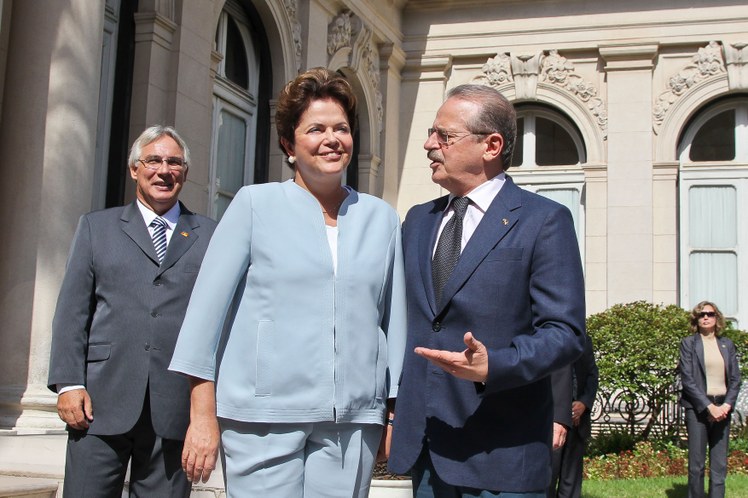 Presidenta Dilma Rousseff durante encontro com o governador do Rio Grande do Sul, Tarso Genro 4