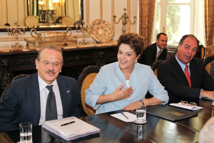 Presidenta Dilma Rousseff durante encontro com o governador do Rio Grande do Sul, Tarso Genro 8