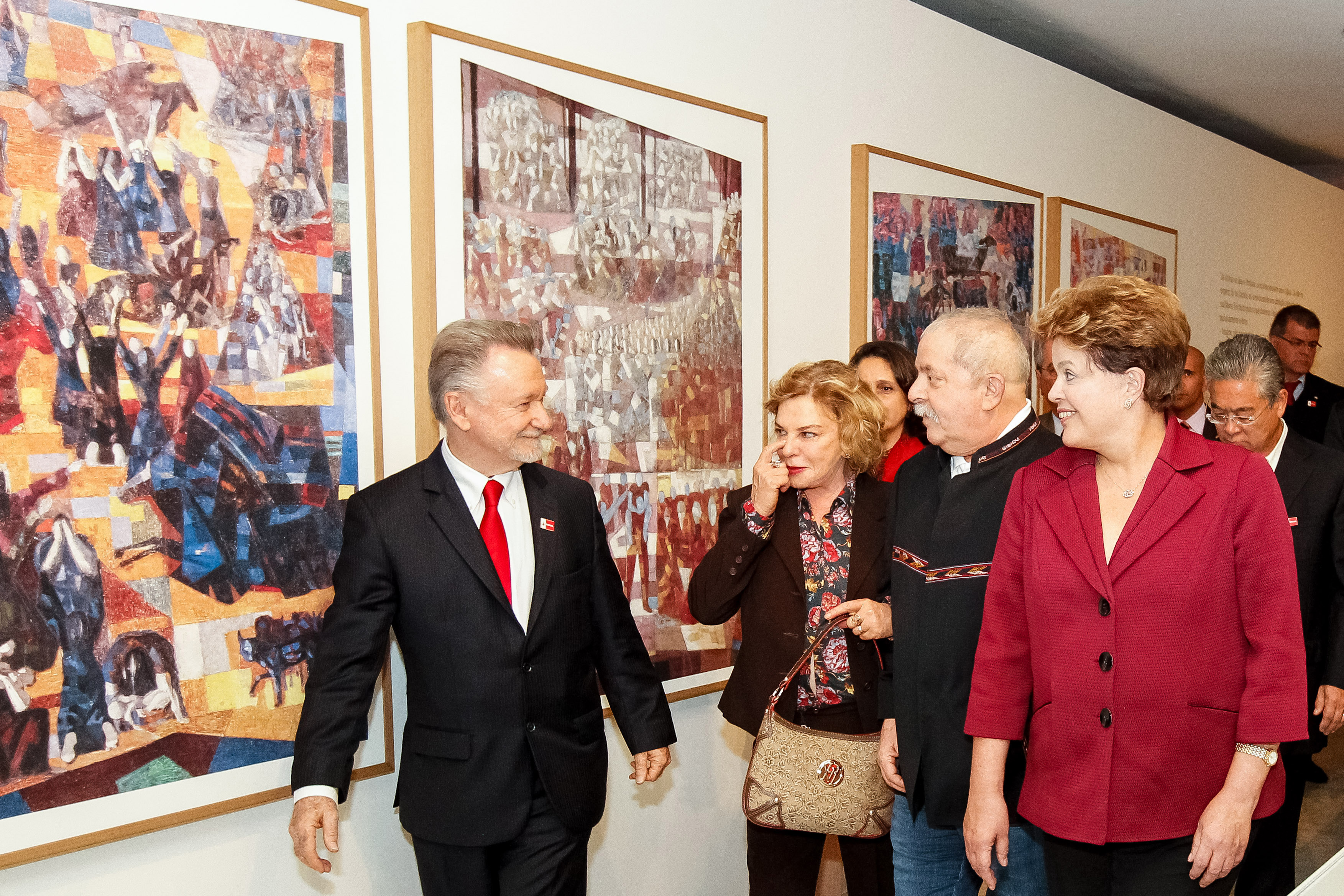 Visita à exposição dos painéis " Guerra e Paz " de Cândido Portinari - 01