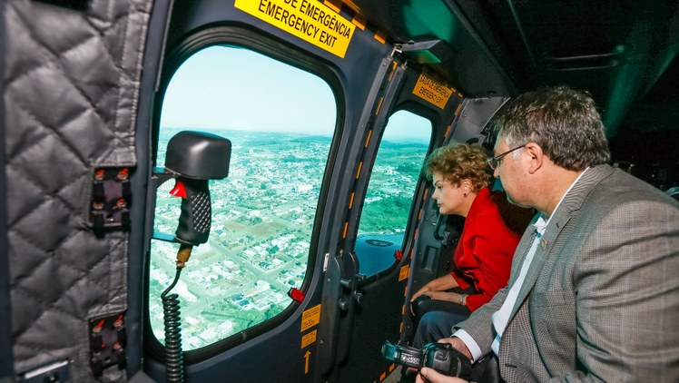 Visita às áreas atingidas por tornado - 02