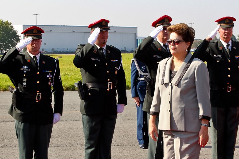 Presidenta Dilma Rousseff durante a chegada a Bruxelas 1