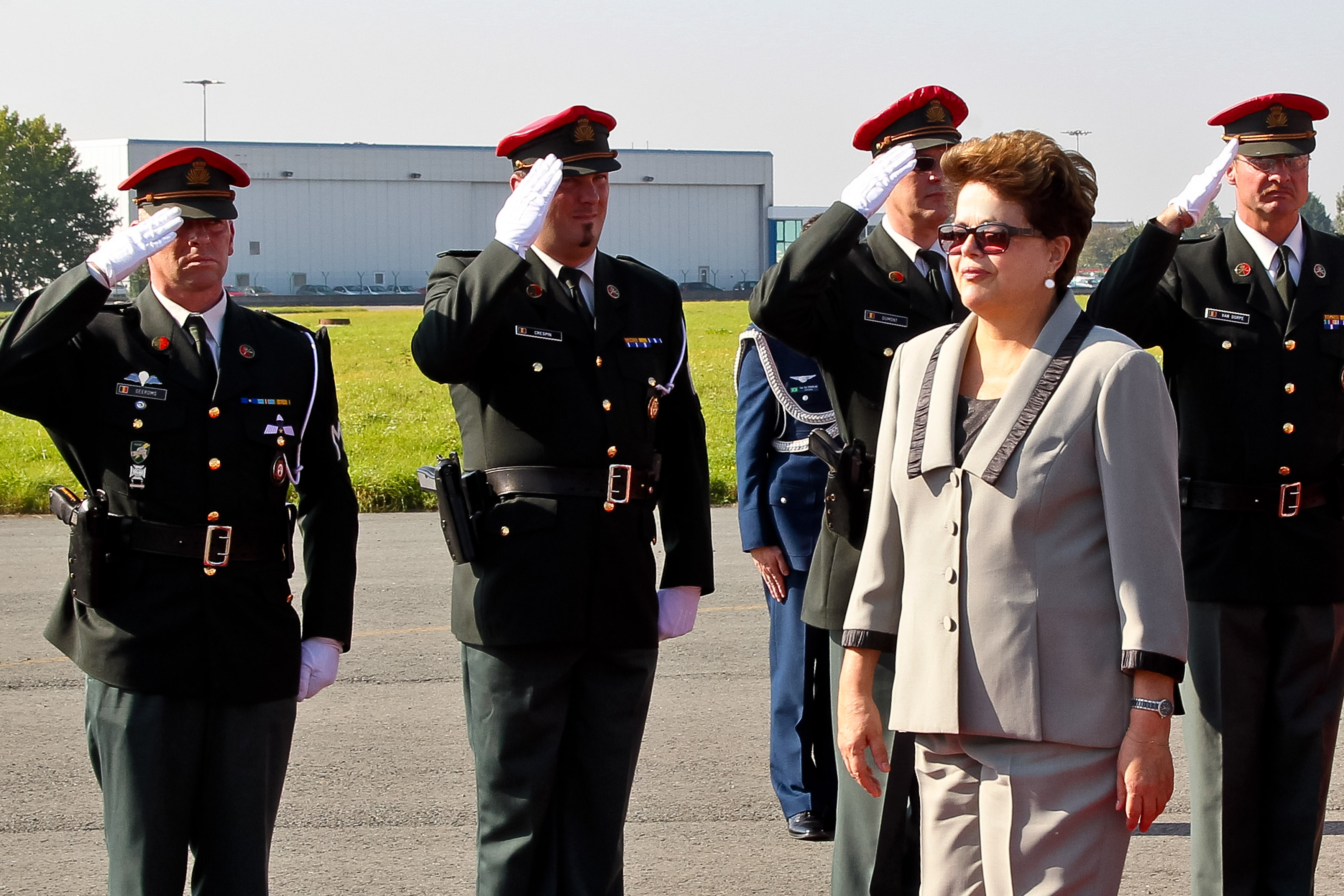 Presidenta Dilma Rousseff durante a chegada a Bruxelas 1