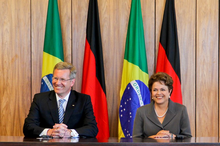 Dilma e o presidente da Alemanha, Christian Wulff, durante cerimônia de assinatura de atos e declaração à imprensa Dilma e o presidente da Alemanha, Christian Wulff, durante cerimônia de assinatura de atos e declaração à imprensa