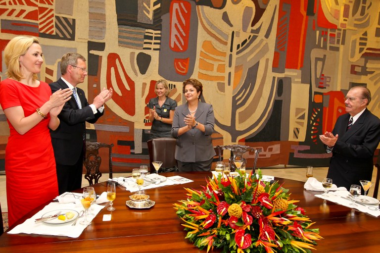 Dilma Rousseff almoça com o presidente da Alemanha, Christian Wulff, sua esposa Bettina Wulff e o presidente do Senado Federal, José Sarney Dilma Rousseff almoça com o presidente da Alemanha, Christian Wulff, sua esposa Bettina Wulff e o presidente do Senado Federal, José Sarney