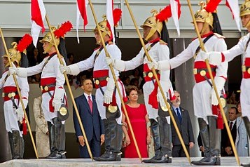 Dilma Rousseff e o presidente dos Estados Unidos, Barack Obama, durante cerimônia oficial de chegada ao Brasil 5 Dilma Rousseff e o presidente dos Estados Unidos, Barack Obama, durante cerimônia oficial de chegada ao Brasil 5