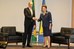 Dilma Rousseff cumprimenta o primeiro-ministro da Suécia, Fredrik Reinfeldt 2