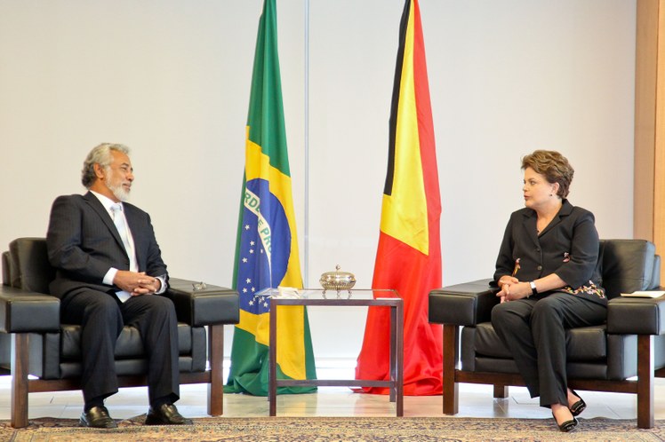 Dilma Rousseff conversa com o primeiro-ministro do Timor Leste, Xanana Gusmão