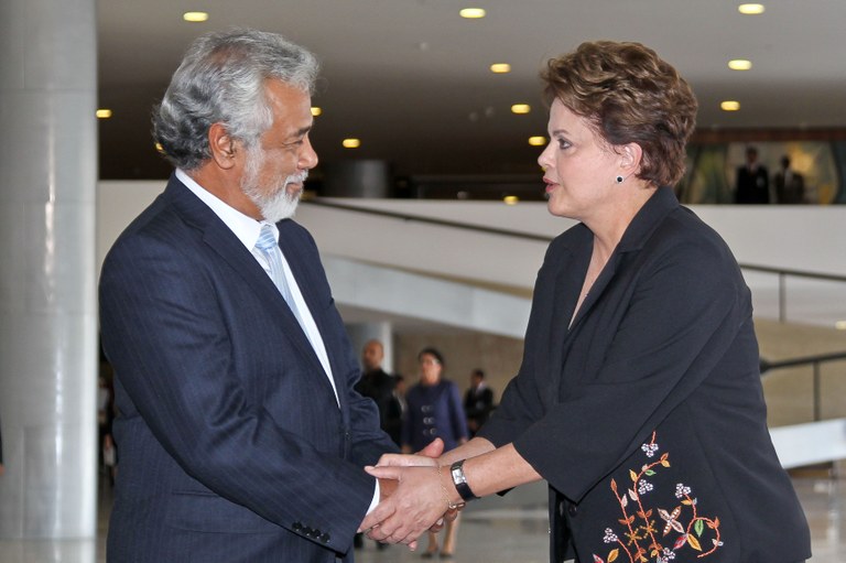 Dilma Rousseff cumprimenta o primeiro-ministro do Timor Leste, Xanana Gusmão 1