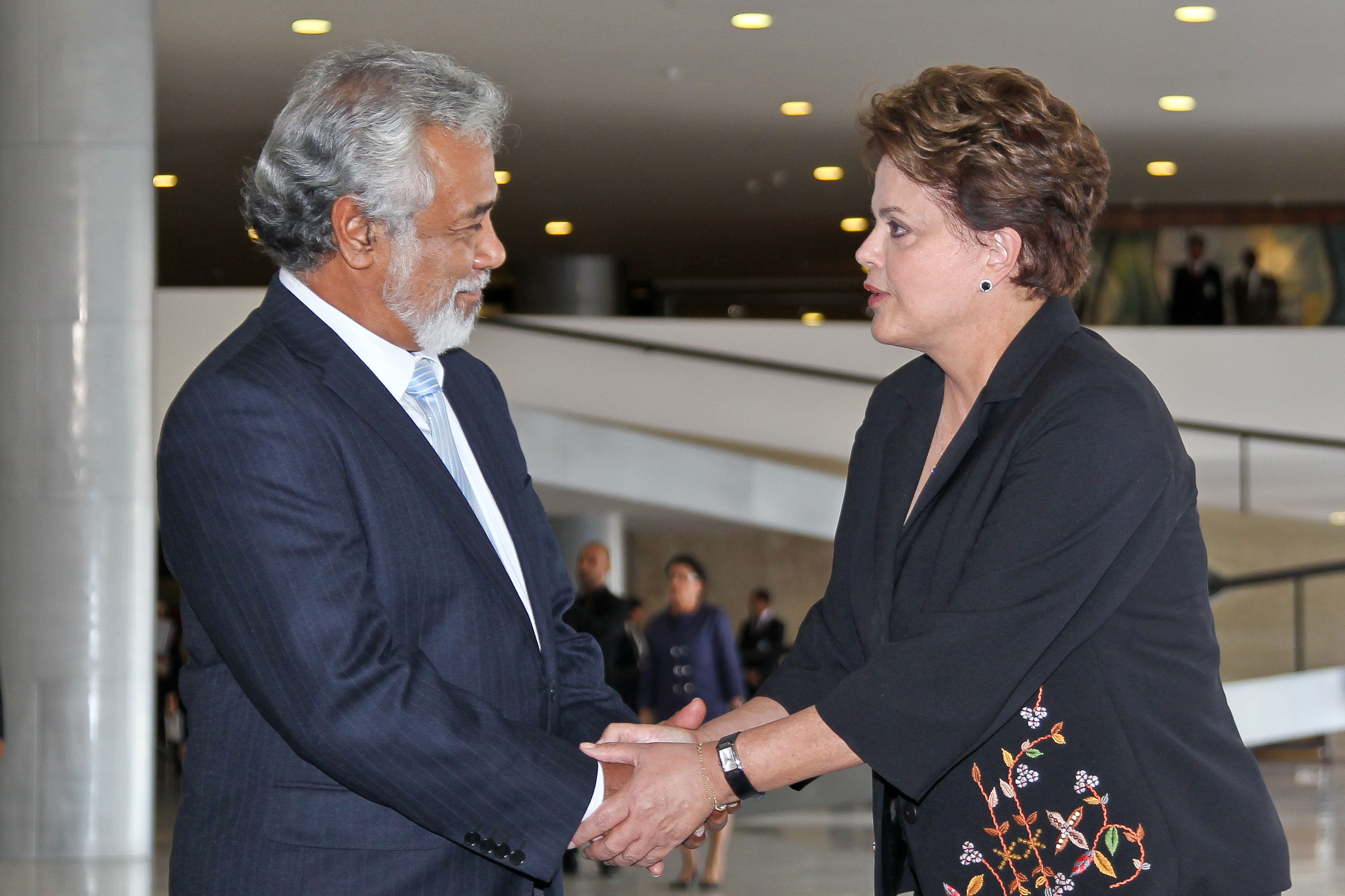 Dilma Rousseff cumprimenta o primeiro-ministro do Timor Leste, Xanana Gusmão 1