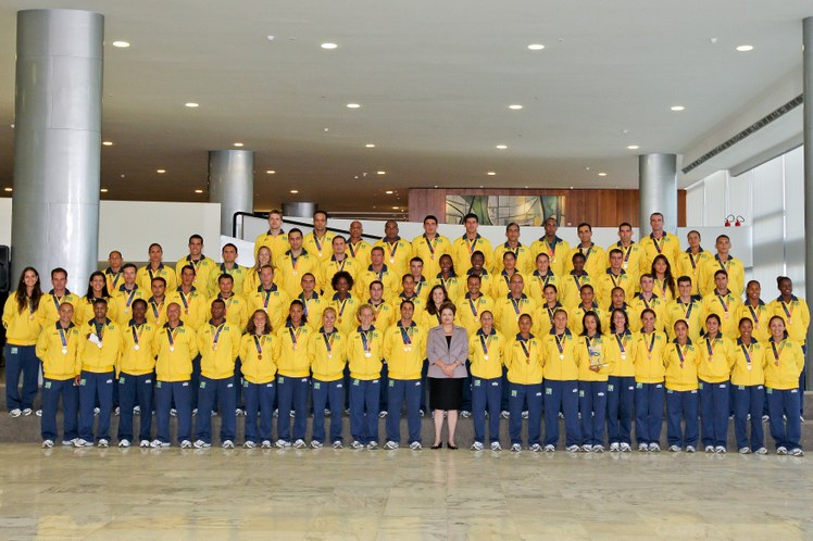 Dilma e medalhistas dos 5º Jogos Mundiais Militares Rio 2011 - 2