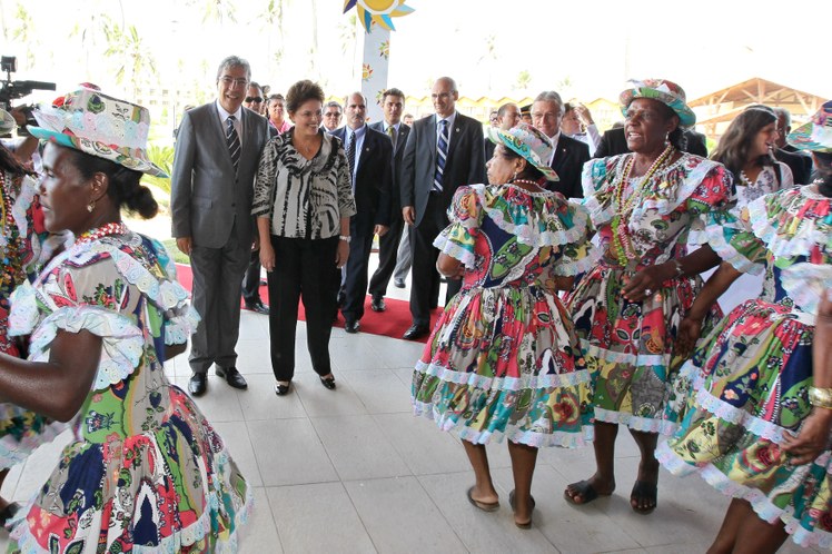 Dilma Rousseff assiste apresentação do grupo Samba de Parea da Mussuca, da cidade de Laranjeiras (SE) 2