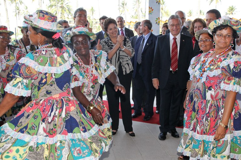 Dilma Rousseff assiste apresentação do grupo Samba de Parea da Mussuca, da cidade de Laranjeiras (SE) 3 Dilma Rousseff assiste apresentação do grupo Samba de Parea da Mussuca, da cidade de Laranjeiras (SE) 3