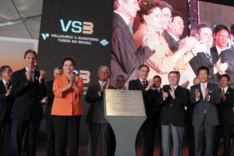 Presidenta Dilma Rousseff, durante descerramento da placa de inauguração do complexo siderúrgico da Vallourec & Sumitomo Tubos do Brasil (VSB). (Jeceaba-MG 01/09/2011) 