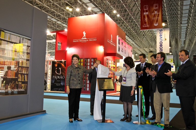 Presidenta Dilma Rousseff descerra placa comemorativa a abertura da XV Bienal Internacional do Livro do Rio de Janeiro - 2011. (Rio de Janeiro-RJ, 01/09/2011)