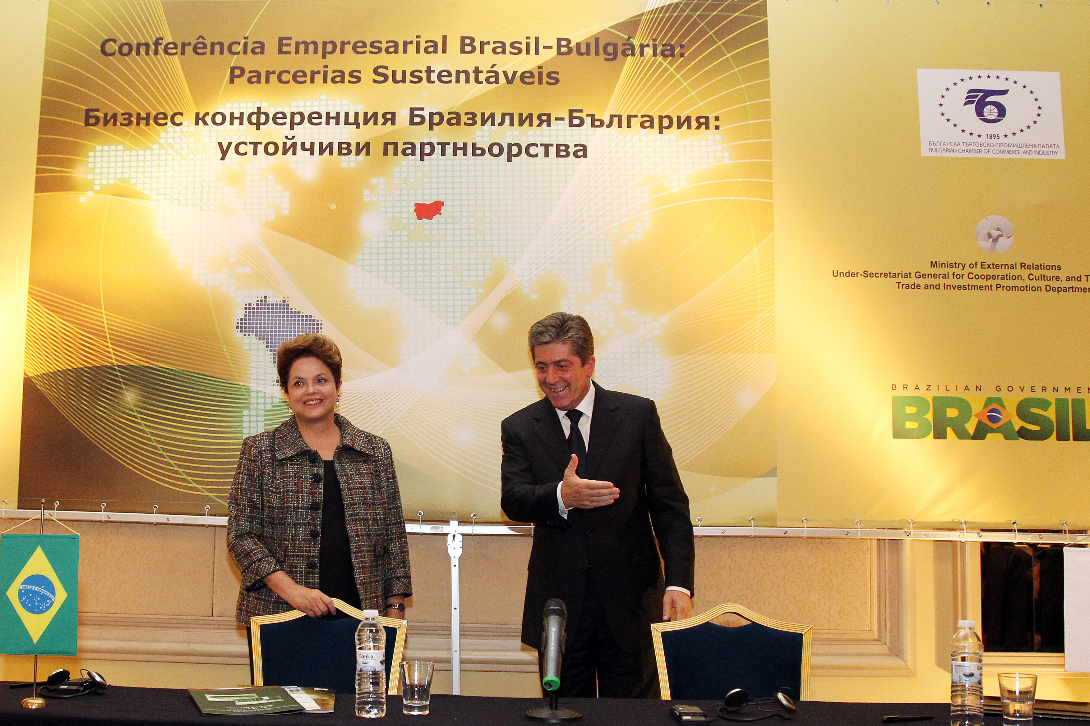 Presidenta Dilma Rousseff, e o Presidente da República da Bulgária Sr. Georgi Parvanov  durante encerramento do Forum Empresarial Brasil-Bulgária. Sófia-BG, 05/10/2011