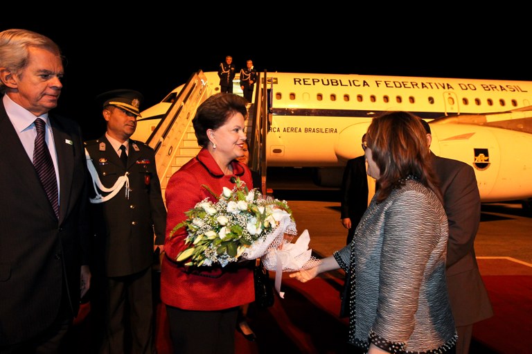 Presidenta Dilma Rousseff durante sua chegada a Ancara na Turquia. Ancara - TUR, 06/10/2011
