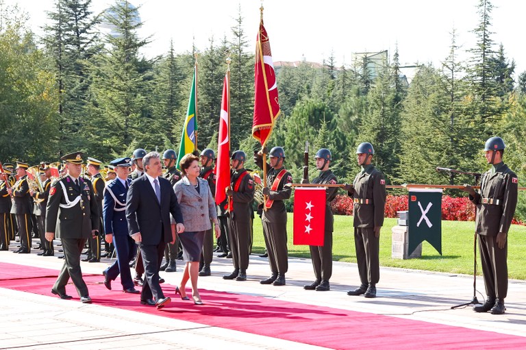  Presidenta Dilma Rousseff ao lado do Presidente da Turquia Abdullah Gül participam da Cerimônia Oficial de Chegada no Palácio Presidencial de Çankaya. Ancara - TUR, 07/10/2011