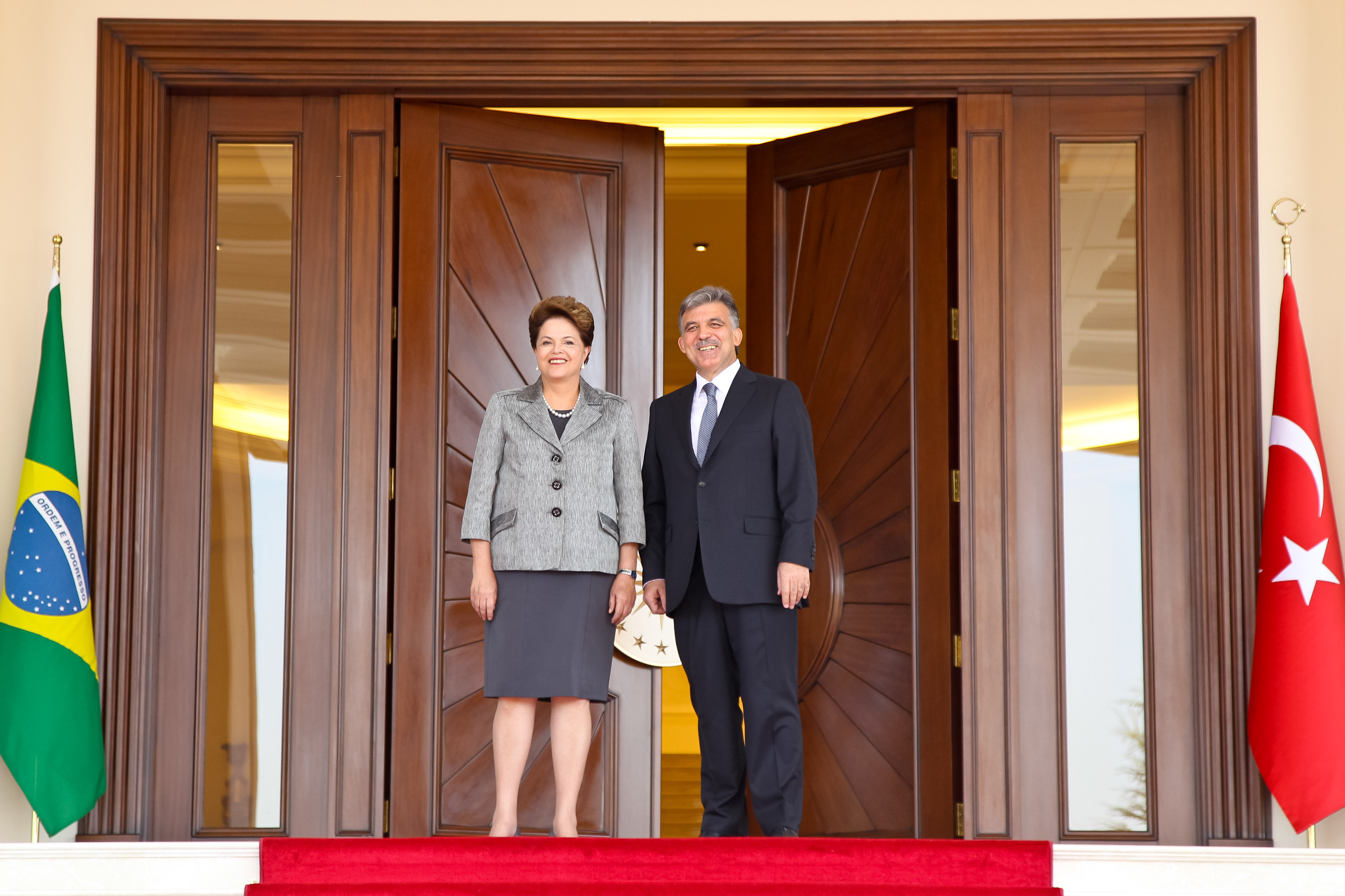 Presidenta Dilma Rousseff e o Presidente da Turquia Abdullah Gül posam para foto durante Cerimônia Oficial de Chegada no Palácio Presidencial de Çankaya. Ancara - TUR, 07/10/2011
