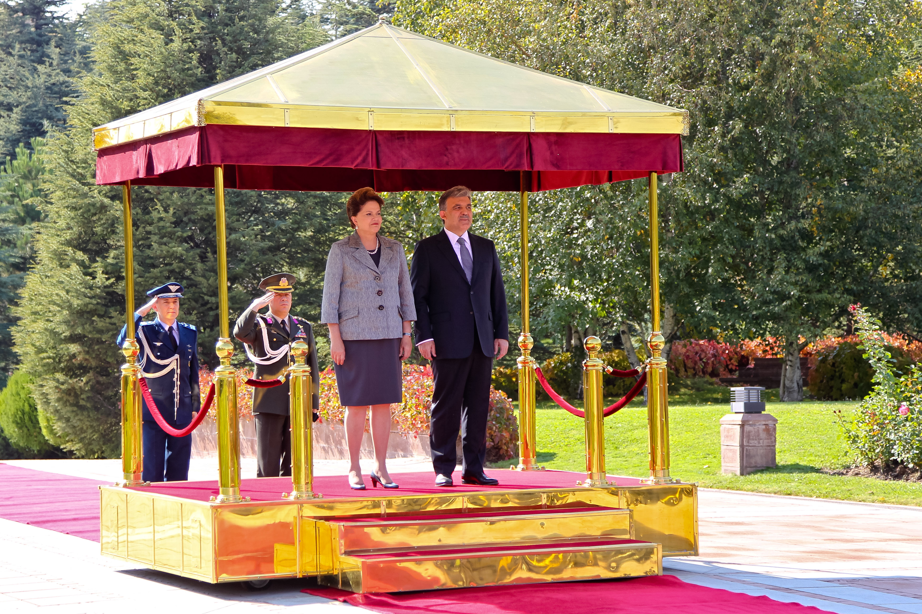  Presidenta Dilma Rousseff ao lado do Presidente da Turquia Abdullah Gül participam da Cerimônia Oficial de Chegada no Palácio Presidencial de Çankaya. Ancara - TUR, 07/10/2011