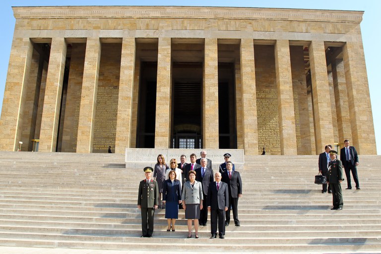 Presidenta Dilma Rousseff durante visita ao Memorial Atatürk. Ancara - TUR, 07/10/2011