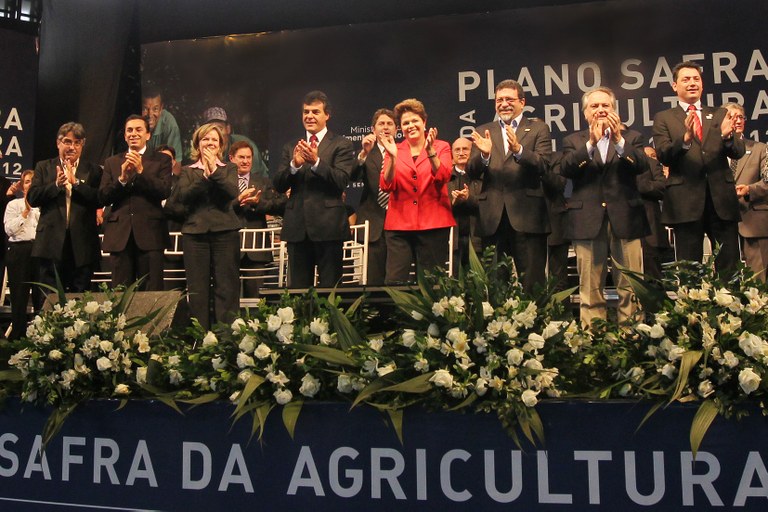 Presidenta Dilma Rousseff durante cerimônia de lançamento do Plano Safra da Agricultura Familiar 2011-2012. Francisco Beltrão-PR, 12/07/2011  