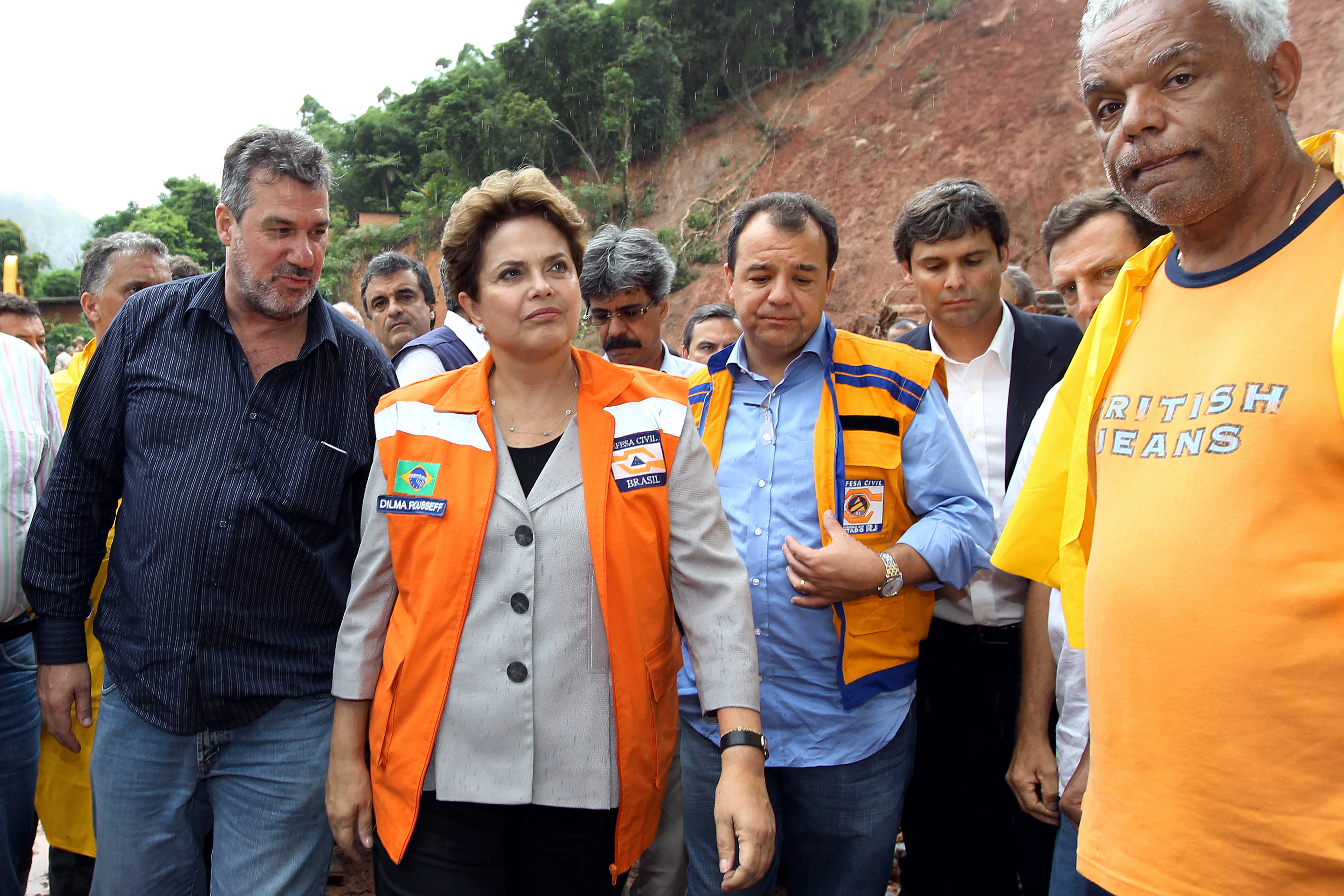 Presidenta Dilma Rousseff durante visita às áreas atingidas pelas chuvas no estado do Rio de Janeiro. Nova Friburgo-RJ, 13/01/2011 
