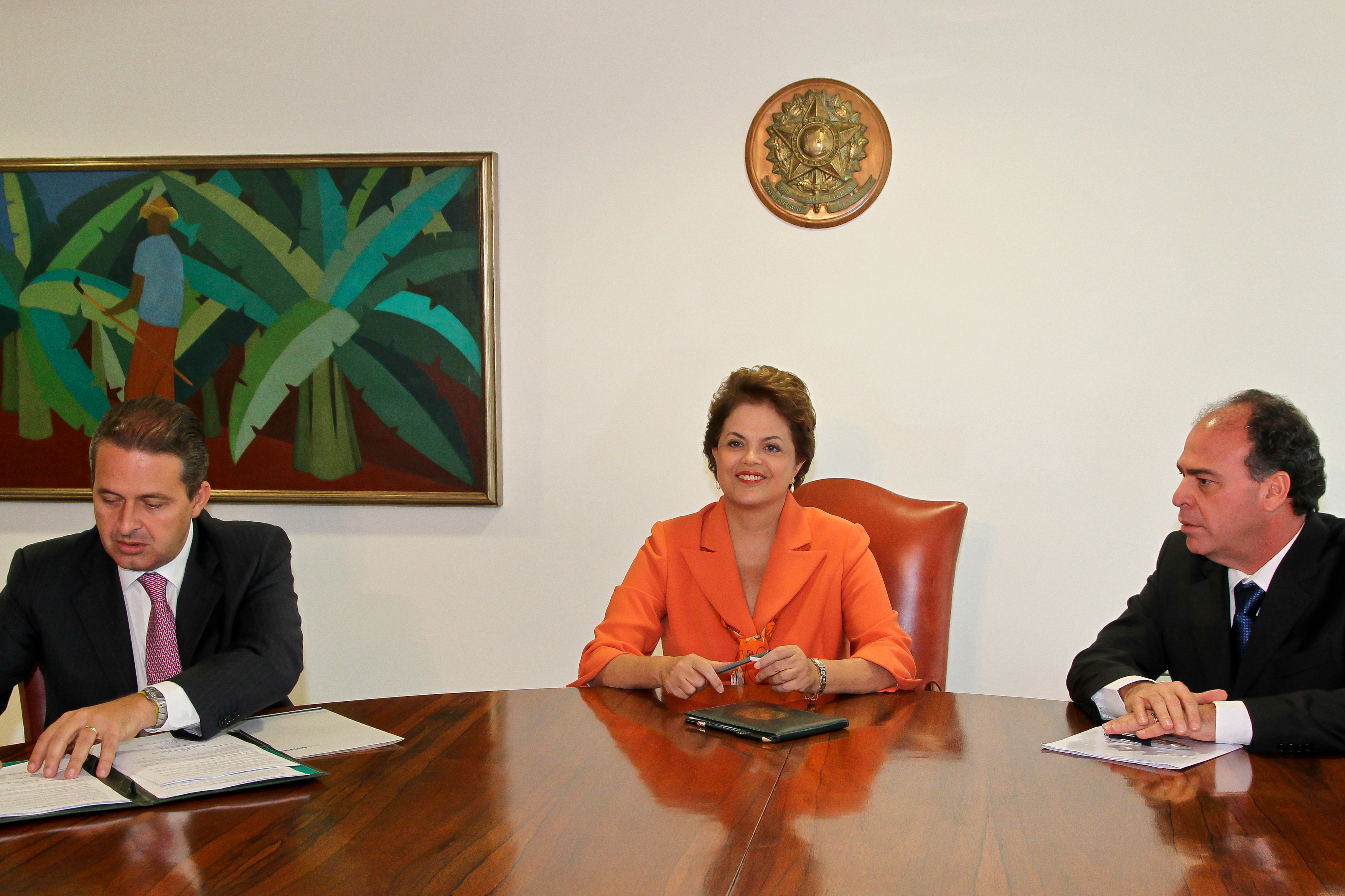 Presidenta Dilma Rousseff durante reunião com o governador de Pernambuco, Eduardo Campos, e o ministro da Integração Nacional, Fernando Bezerra, no Palácio do Planalto. Brasília-DF, 13/05/2011