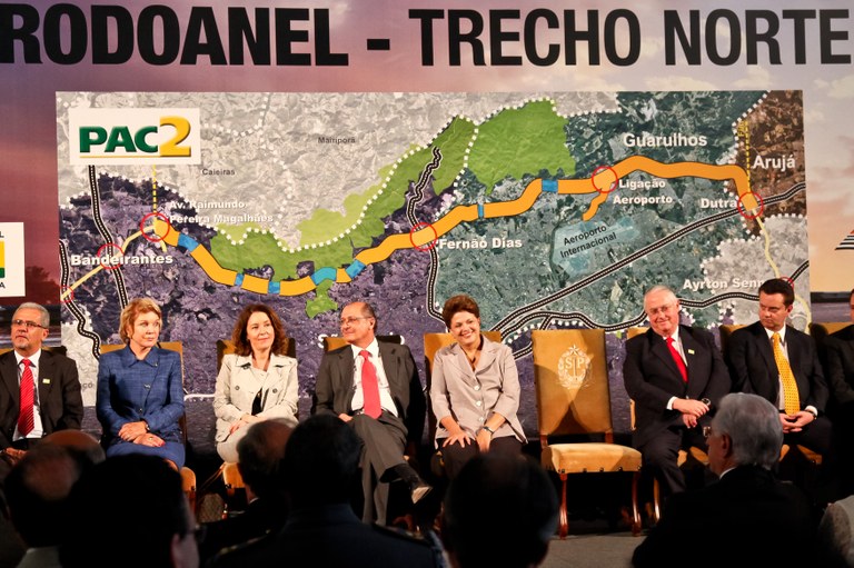  Presidenta Dilma Rousseff participa da Cerimônia de assinatura do termo aditivo ao convênio de apoio financeiro nº 04/99 para construção do Rodoanel de São Paulo – Trecho Norte, no Palácio dos Bandeirantes. São Paulo - SP, 13/09/2011