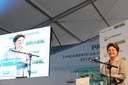 Presidenta Dilma Rousseff, participa da cerimônia de lançamento da pedra fundamental da construção do estaleiro Rio Tietê. Araçatuba-SP, 13/09/2011