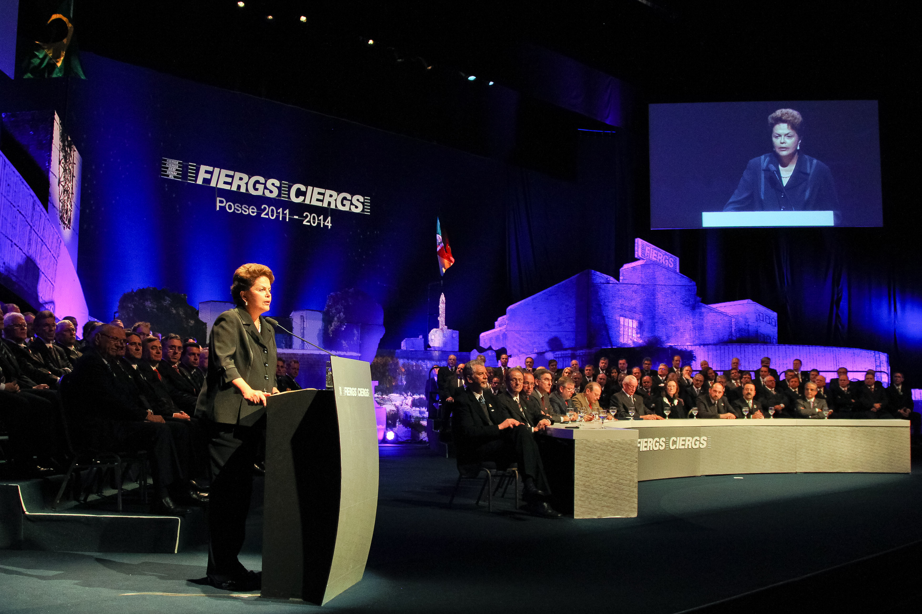 Presidenta Dilma Rousseff discursa durante cerimônia de posse da diretoria da Federação das Indústrias do Rio Grande do Sul e do Centro das Indústrias do Rio Grande do Sul. Porto Alegre-RS, 14/07/2011
