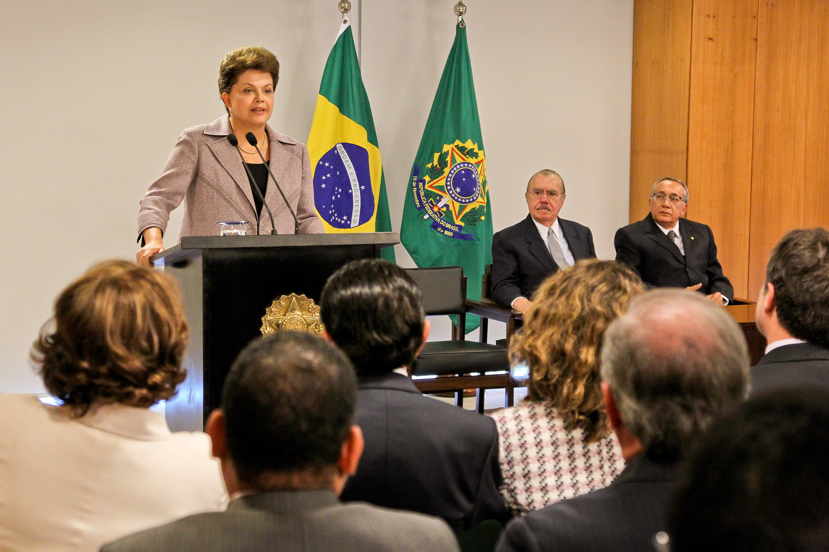 Presidenta Dilma Rousseff durante cerimônia de posse do Senhor Gastão Vieira no cargo de Ministro de Estado do Turismo. Brasília-DF, 16/09/2011