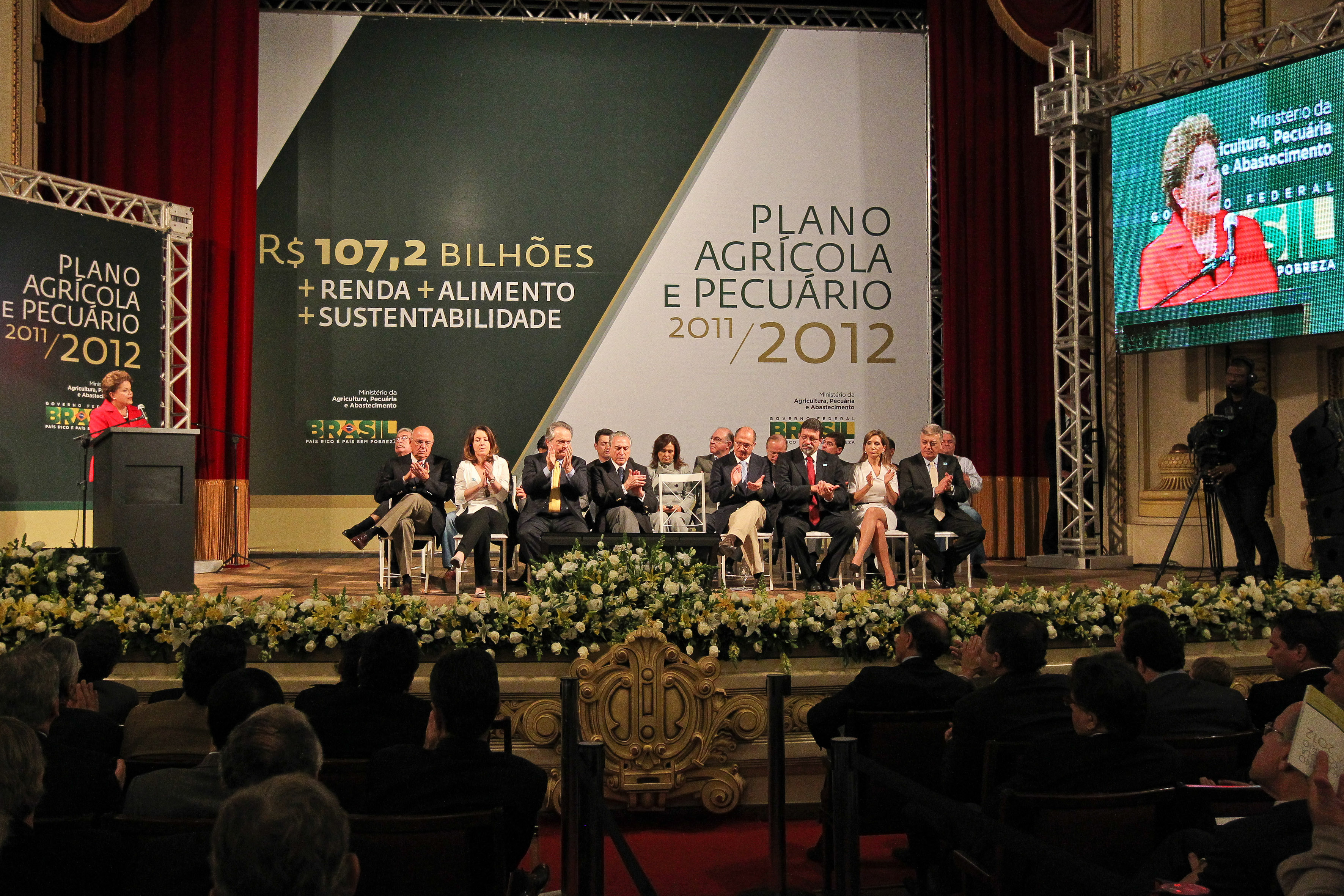 Presidenta Dilma Rousseff discursa durante cerimônia de lançamento do Plano Agrícola e Pecuário 2011-2012. Ribeirão Preto-SP, 17/06/2011
