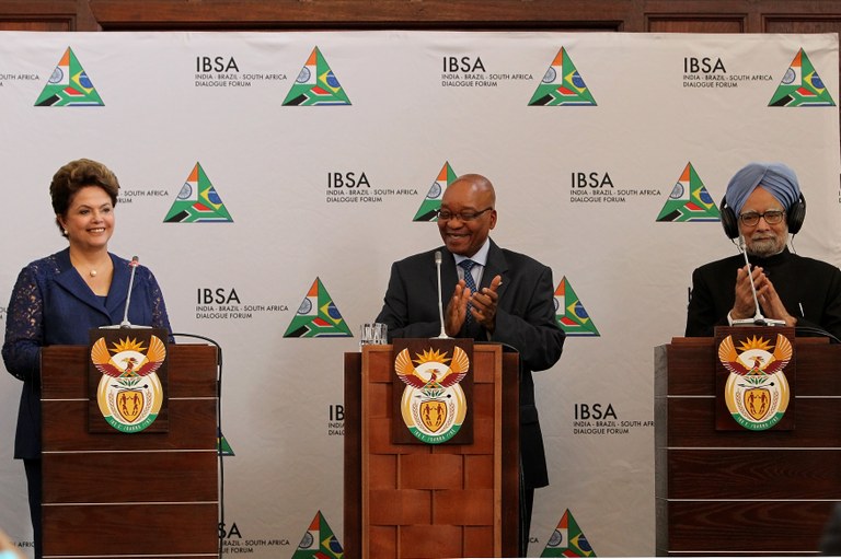 Presidenta Dilma Rousseff,  ao lado do  Presidente da Africa do sul Jacob Zuma, e do primeiro Ministro da India Manmohan Singh. durante declaração a imprensa. Pretória-RAS, 18/10/2011