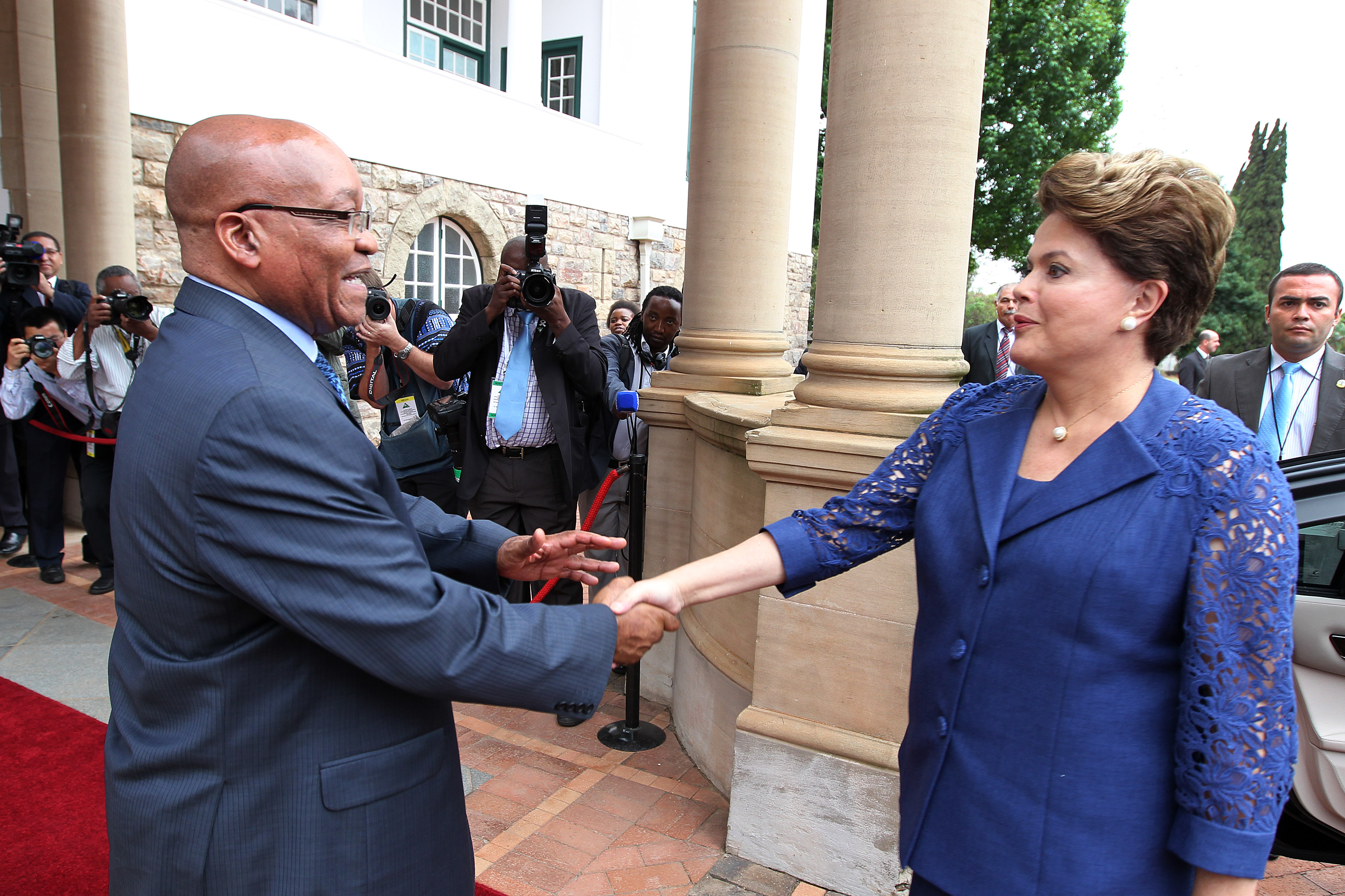 Presidenta Dilma é recebida à entrada da Guest House pelo Presidente da Africa do Sul, Jacob Zuma, para cúpula do IBAS. Pretória-RAS,18/10/2011