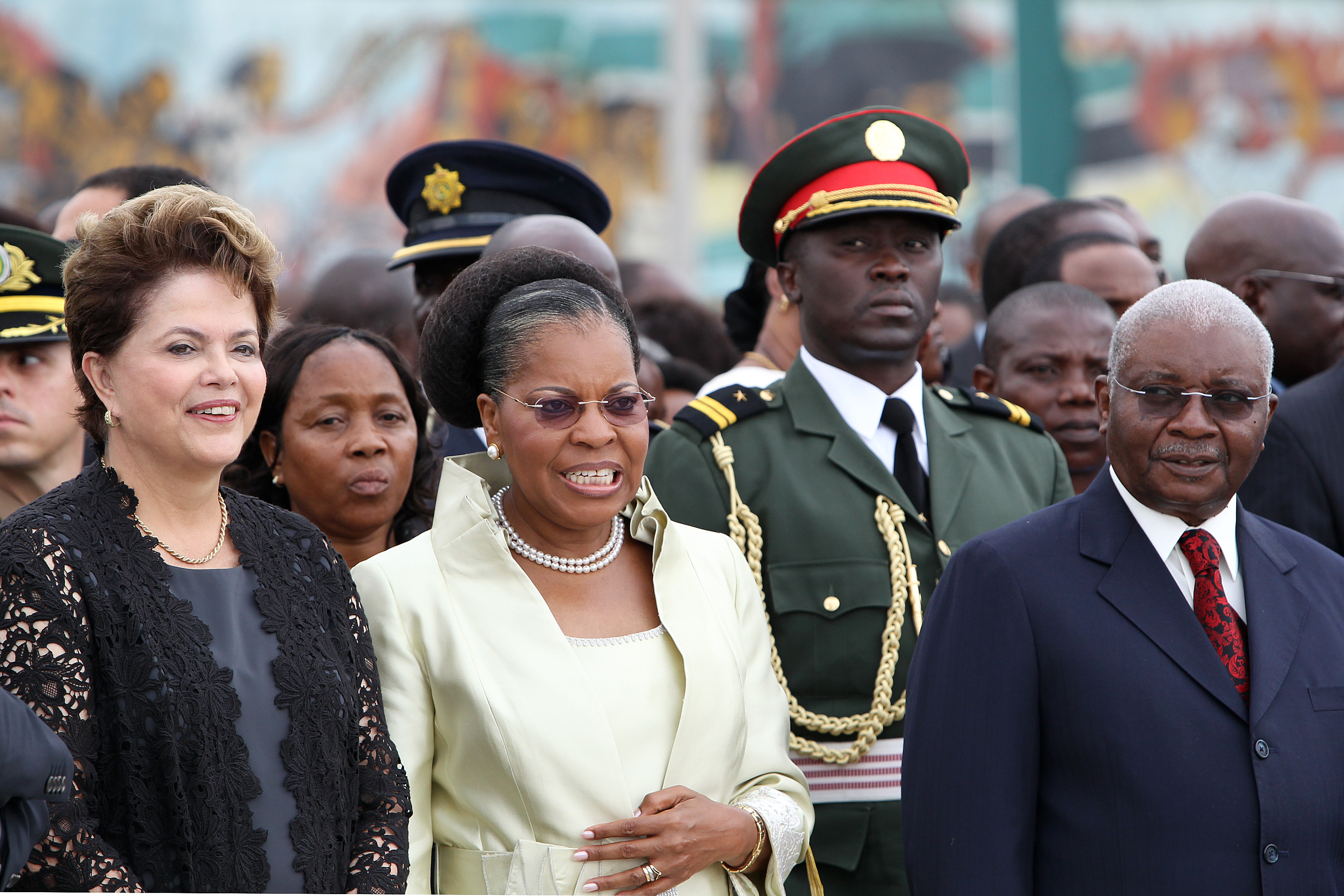  Presidenta Dilma Rousseff ao lado do Presidente e da 1ª Dama de Moçambique, durante Cerimônia de Oferenda Floral a Samora Machel. Maputo-Moçambique,19/10/2011